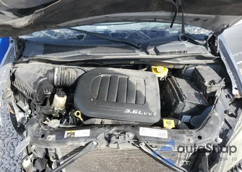 2014 Chrysler Town & Country S from USA, damaged, VIN 2C4RC1HG8ER361303